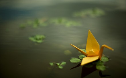 Fond écran origami sur eau